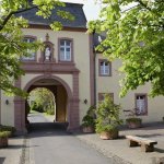 Kloster Steinfeld - Torbogen zum Gästehaus